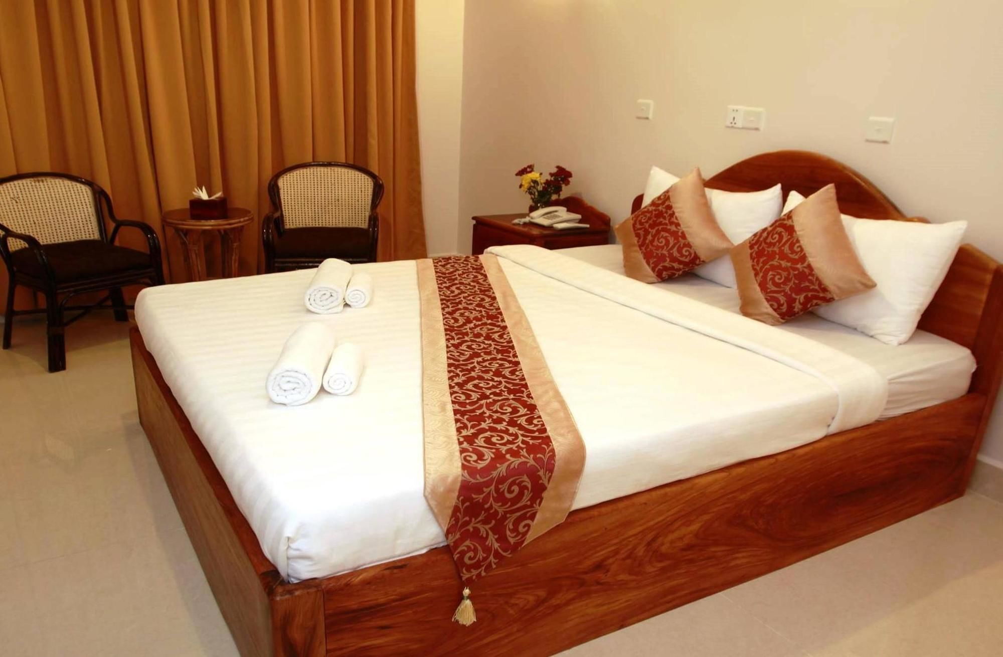 White Beach Hotel สีหนุวิลล์ ภายนอก รูปภาพ