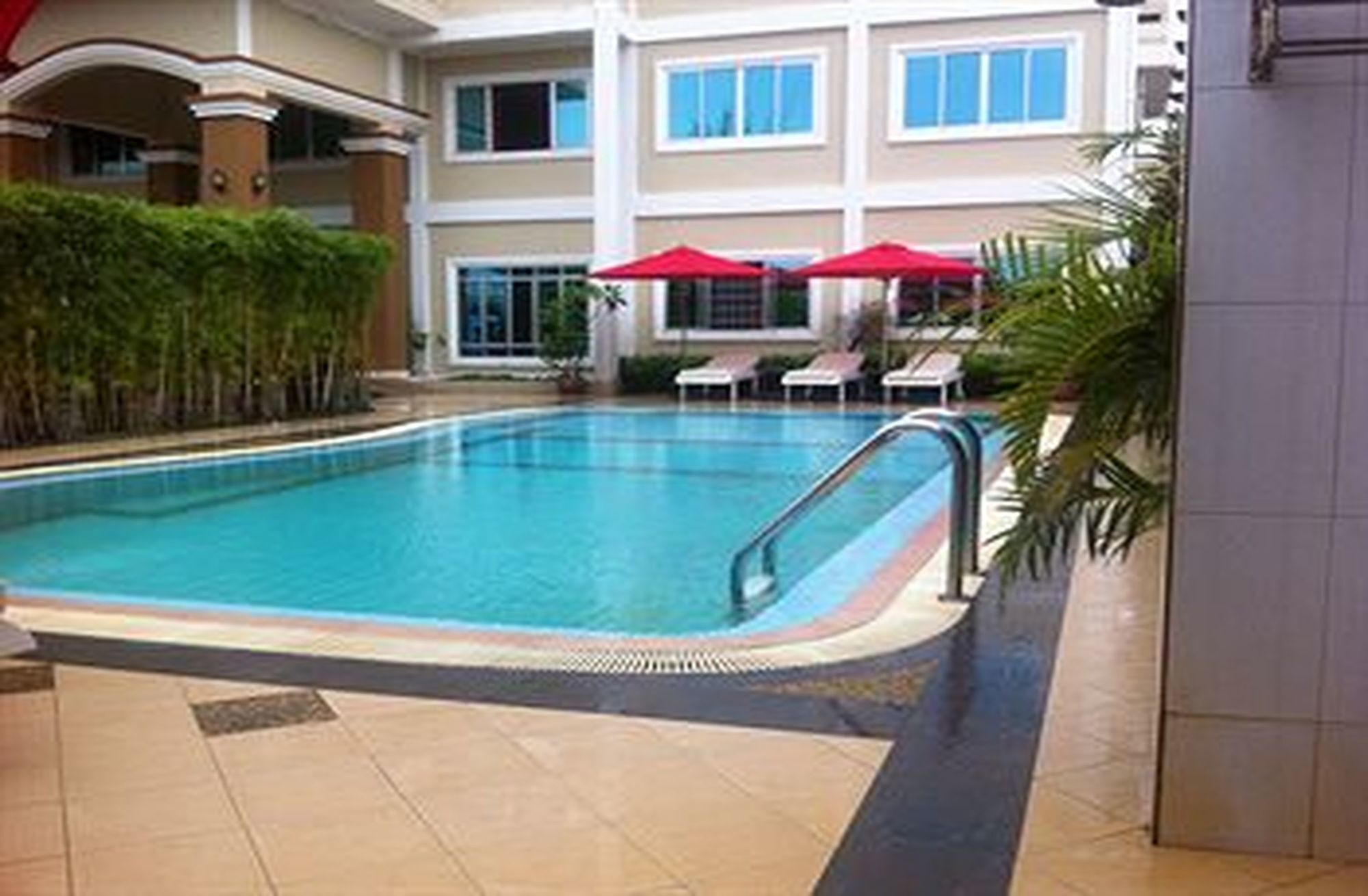 White Beach Hotel สีหนุวิลล์ ภายนอก รูปภาพ