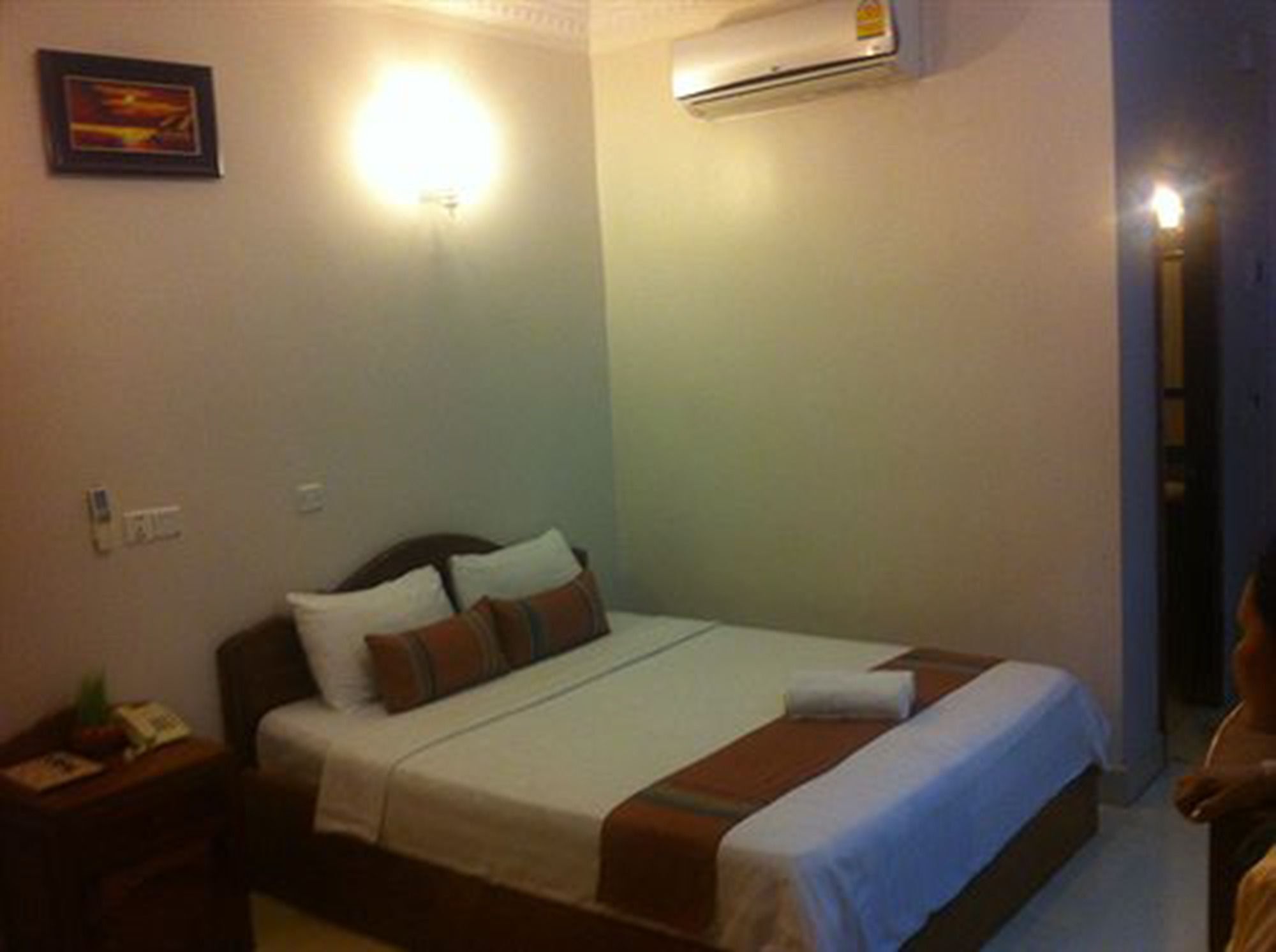 White Beach Hotel สีหนุวิลล์ ภายนอก รูปภาพ