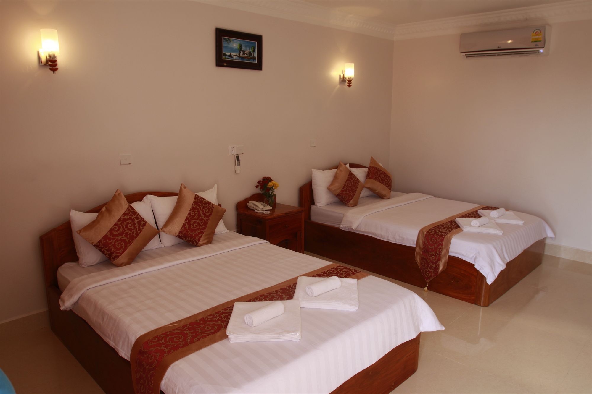 White Beach Hotel สีหนุวิลล์ ภายนอก รูปภาพ