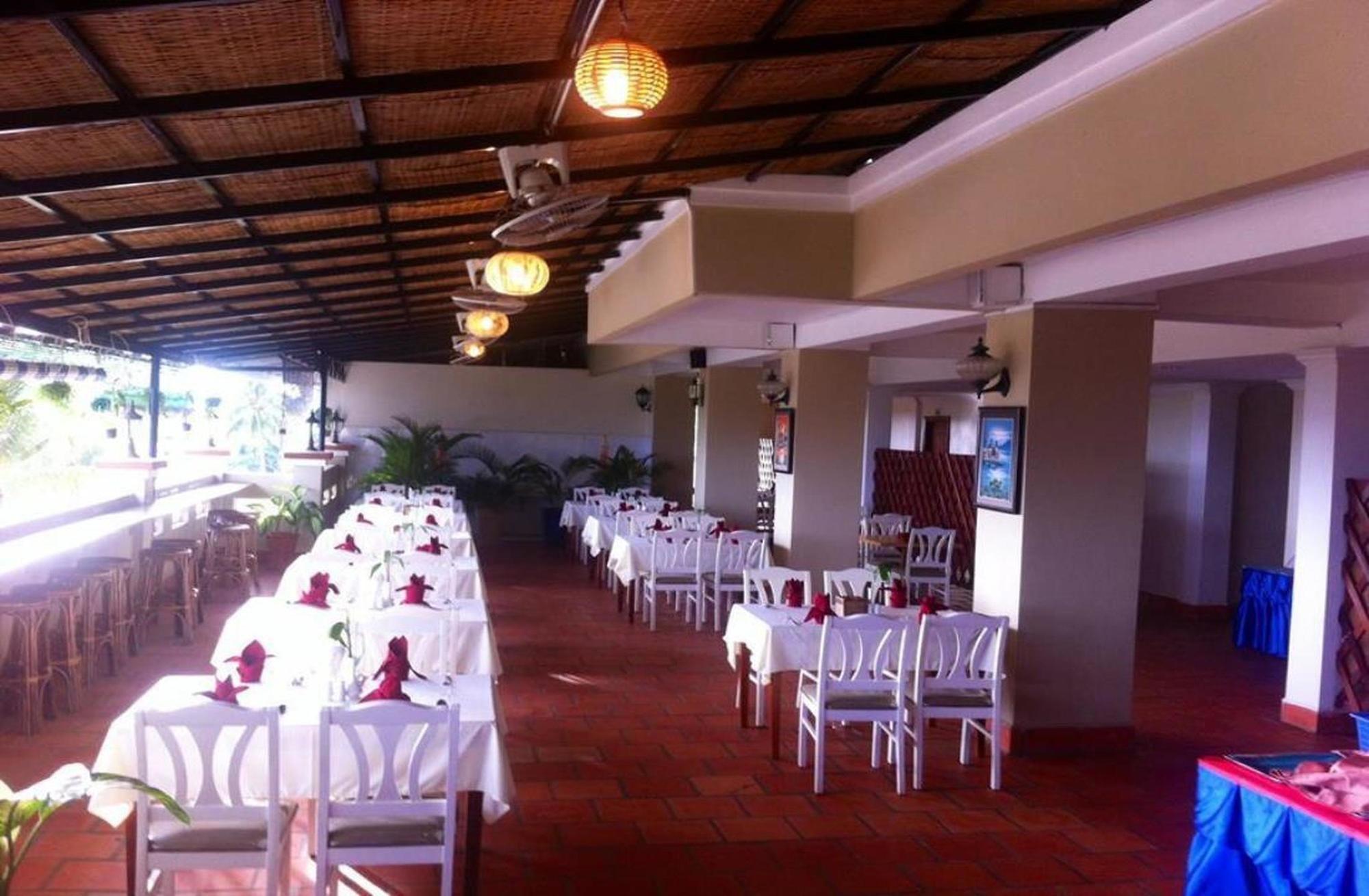 White Beach Hotel สีหนุวิลล์ ภายนอก รูปภาพ