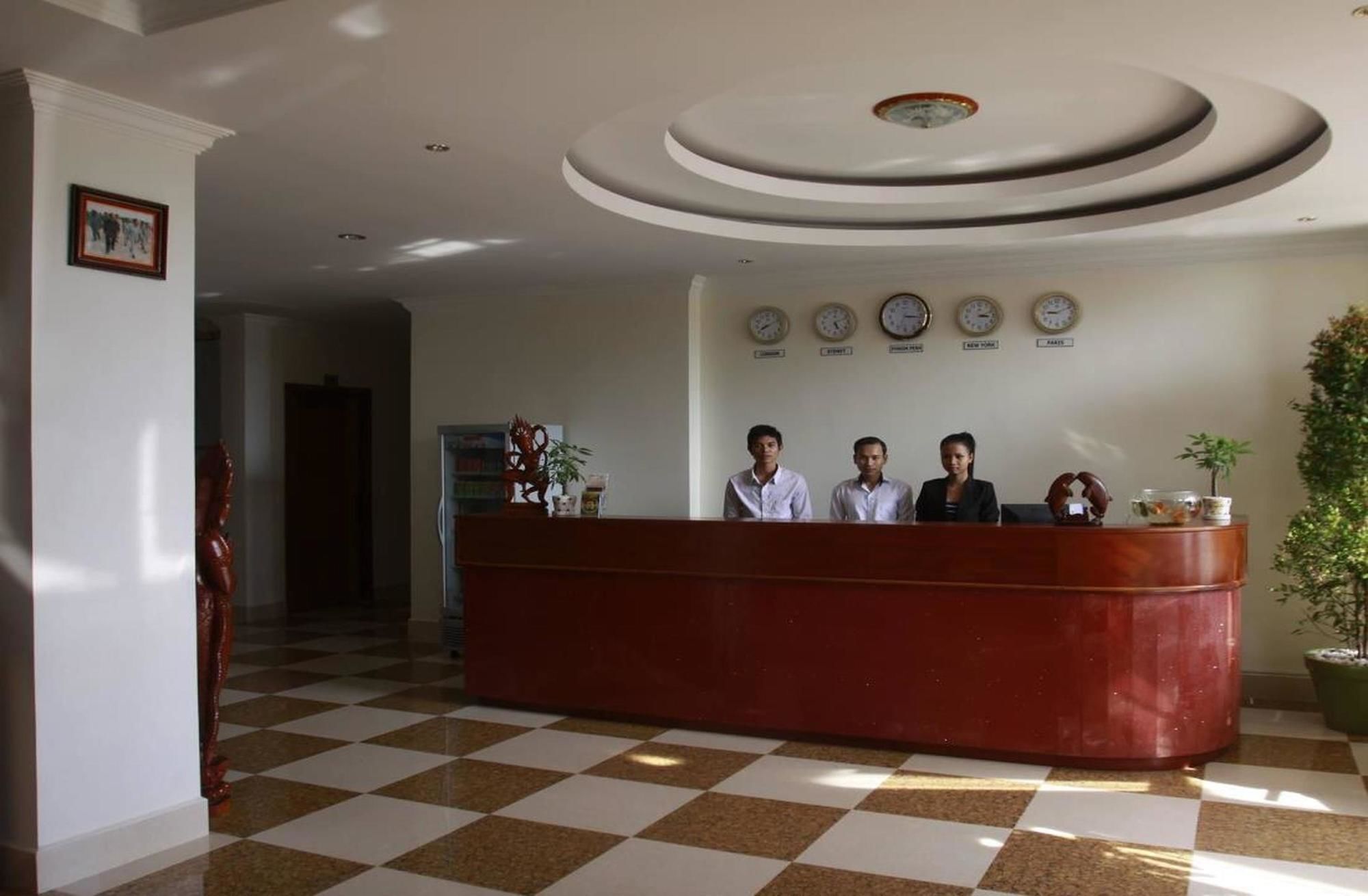 White Beach Hotel สีหนุวิลล์ ภายนอก รูปภาพ