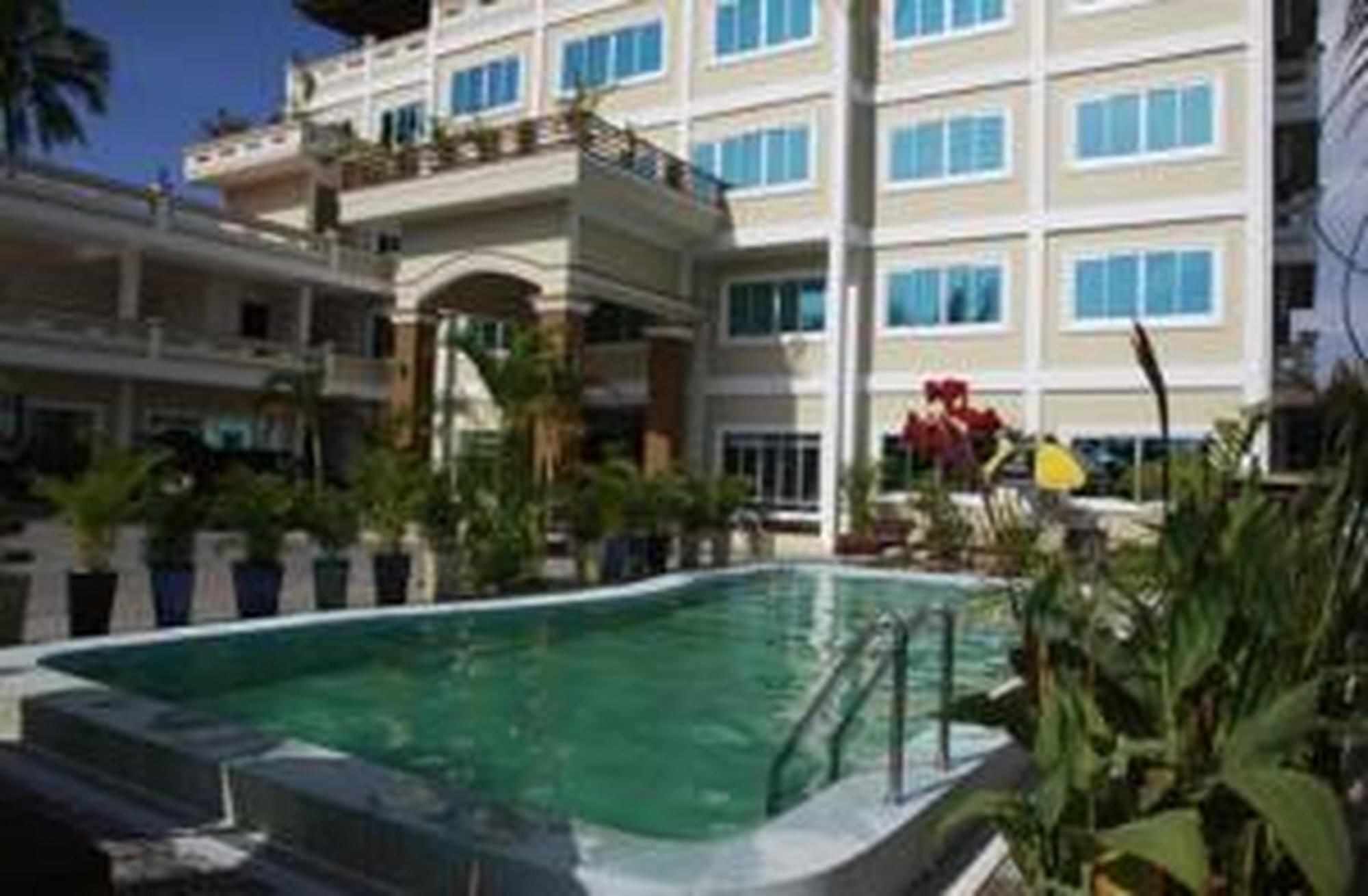 White Beach Hotel สีหนุวิลล์ ภายนอก รูปภาพ