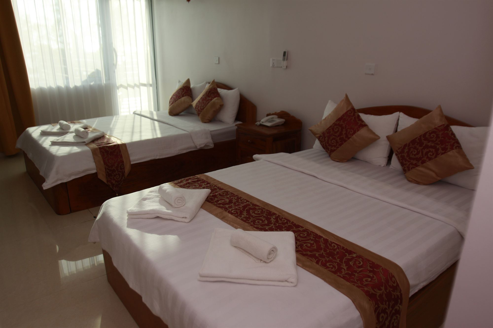 White Beach Hotel สีหนุวิลล์ ภายนอก รูปภาพ
